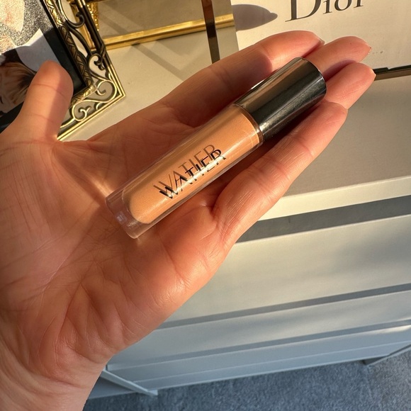 Watier Cream Eye Primer Makeup for a Flawless Finish - Picture 2 of 4